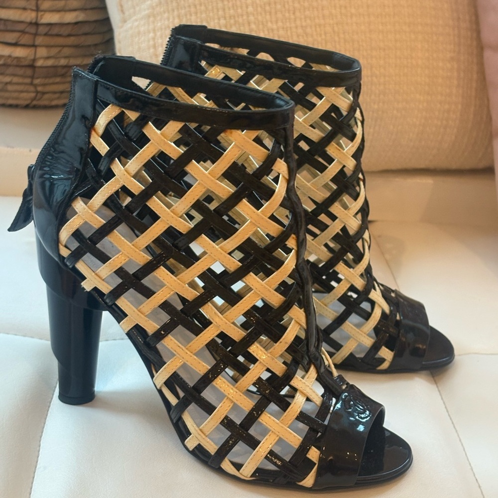 Chanel ivory caviar black patent woven booties w/ CC logo, peep toes 38.5 Italy